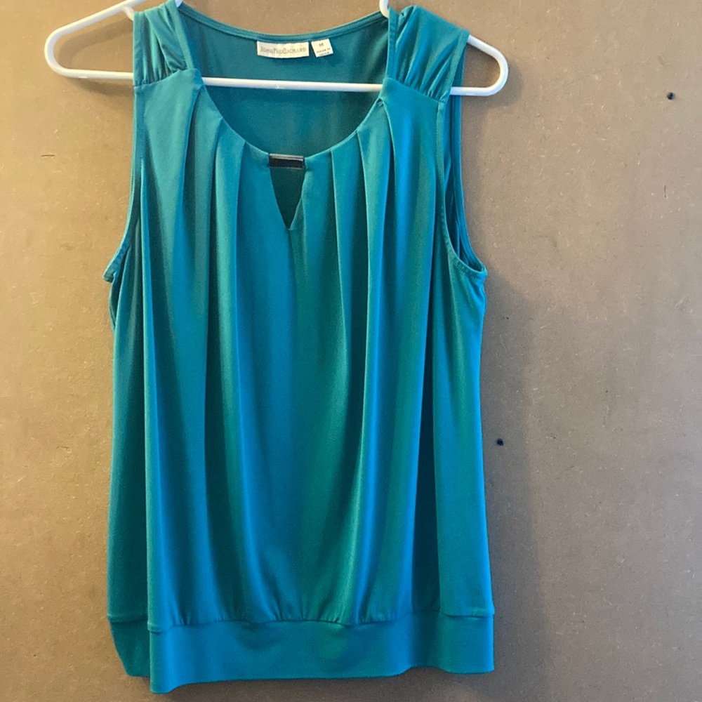 Cute top sz Med